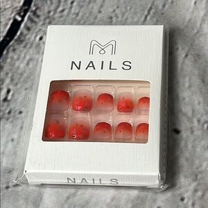 M Nails Press-On Ombre Coral Pink Nails with Gold Flecks